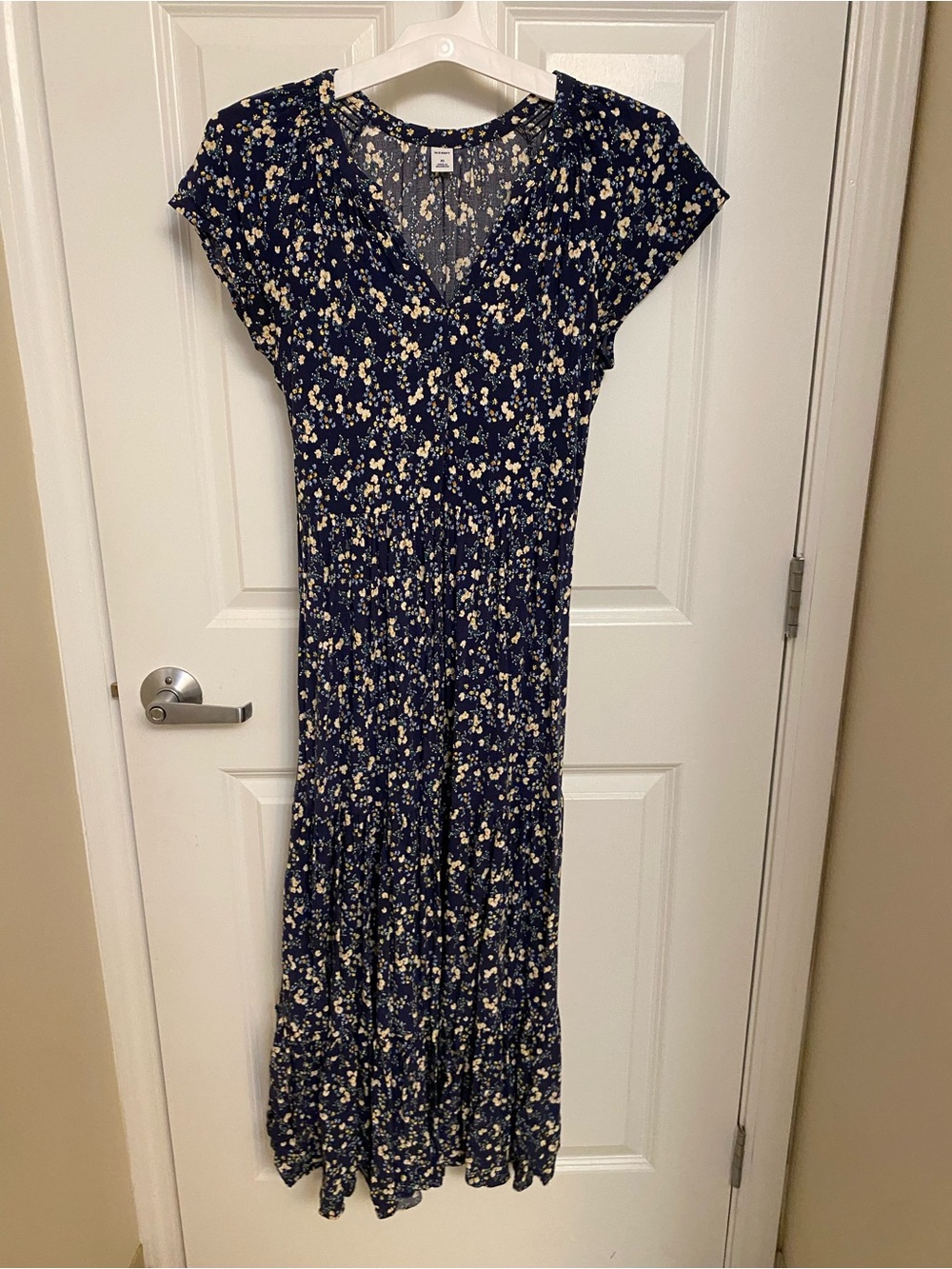 Old Navy Navy Floral V-Neck Tiered Maxi Dress